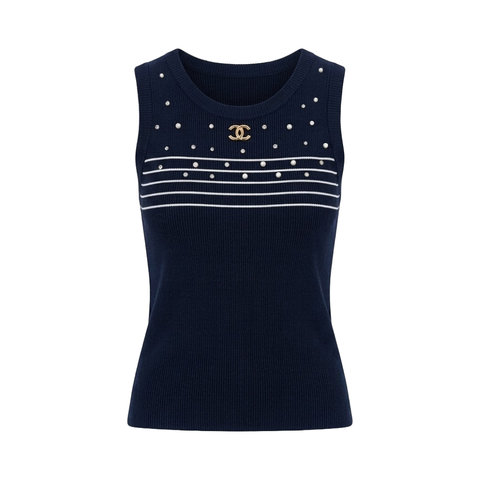 Look "City Glam": Top de Punto y Bermudas Denim con Cristales